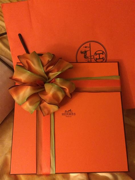 hermes gift wrapping.